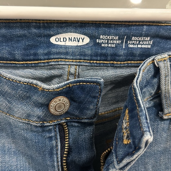 Womens size 10 light wash Old Navy Rock Star Super Skinny mid-rise jeans - Picture 2 of 5